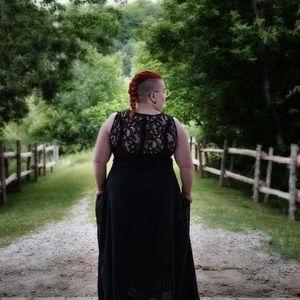 Meet your Posher, Lorie